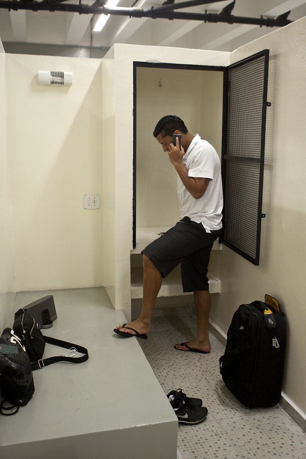 Ralf nos vestiários antes da partida entre Corinthians x São Caetano, realizada esta tarde no estádio do Pacaembu, pela 18ª rodada do Campeonato Paulista 2011