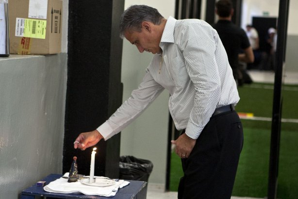Tite nos vestiários antes da partida entre Corinthians x Oeste/Itápolis, realizada esta noite no estádio do Pacaembu, quartas de final do Campeonato Paulista 2011