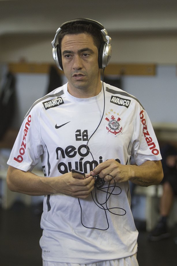 Chicão nos vestiários antes da partida entre Grêmio x Corinthians, realizada esta tarde no estádio Olímpico, em Porto Alegre, primeira rodada do Campeonato Brasileiro de 2011