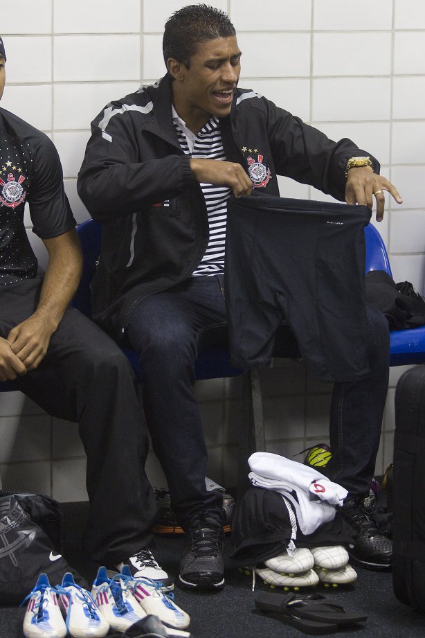 Paulinho nos vestiários antes da partida entre Flamengo x Corinthians, realizada esta tarde no estádio do Engenhão, na cidade do Rio de Janeiro, pela terceira rodada do Campeonato Brasileiro de 2011