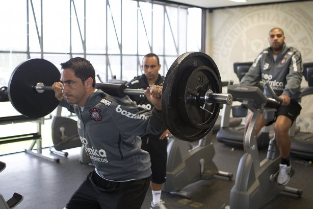 Chicão durante treino do Corinthians esta manhã no CT Joaquim Grava, no Parque Ecológico do Tiete. O time se prepara para o jogo contra o Fluminense, dia 12/06, domingo a tarde, no estádio do Pacaembu, pela 4ª rodada do Brasileirão 2011