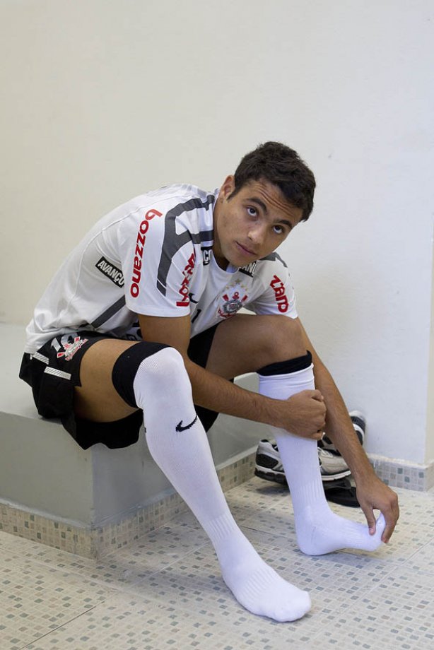 Welder nos vestiários antes da partida entre Corinthians x Fluminense, realizada esta tarde no estádio do Pacaembu, pela 4ª rodada do Campeonato Brasileiro de 2011