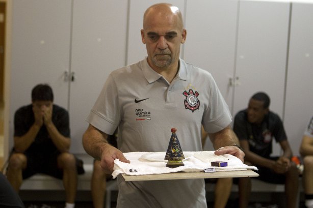 Edizio, roupeiro, nos vestiários antes da partida entre Bahia/BA x Corinthians, realizada esta noite no estádio Roberto Santos, o Pituacu, pela 7ª rodada do Campeonato Brasileiro de 2011