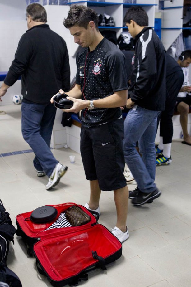 Alex nos vestiários antes da partida entre Avaí x Corinthians realizada esta tarde no estádio da Ressacada em Florianopolis/SC, pela 13ª rodada do Campeonato Brasileiro de 2011