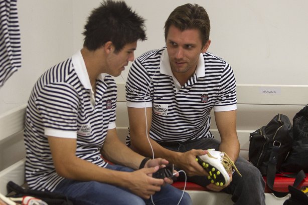 Nene Bonilha e Paulo André nos vestiários antes da partida entre Internacional/RS x Corinthians, realizada esta tarde no estádio Beira Rio, em Porto Alegre/RS, válida pela 31ª rodada do Campeonato Brasileiro de 2011