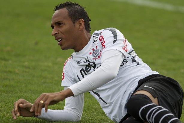 Liedson durante o treino desta tarde no CT Joaquim Grava, no Parque Ecológico do Tiete, o próximo jogo será contra o Atlético-MG, domingo dia 20/11, no estádio do Pacaembu, válida pela 36ª rodada do Brasileirão 2011