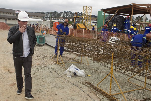 O presidente do Corinthians Andres Sanchez visita esta manha, as obras do futuro estádio do Corinthians, que será palco da abertura da Copa do Mundo 2014 - São Paulo/Brasil - 19/11/2011