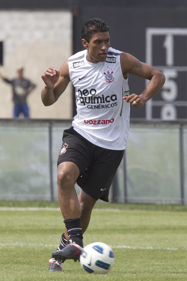 Paulinho durante o treino desta manhã no CT Joaquim Grava, no Parque Ecológico do Tiete, o próximo jogo será contra o Figueirense/SC, amanhã, domingo dia 27/11, no estádio Orlando Scarpelli, válida pela 37ª rodada do Brasileirão 2011