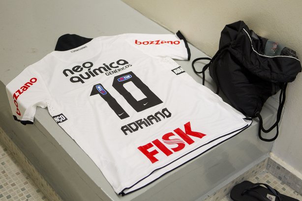 Camisa de Adriano nos vestiários antes da partida entre Corinthians x Palmeiras, realizada esta tarde no estádio do Pacaembu, válida pela 38ª rodada do Campeonato Brasileiro de 2011