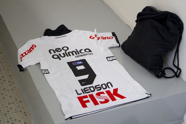 Camisa de Liedson nos vestiários antes da partida entre Corinthians x Palmeiras, realizada esta tarde no estádio do Pacaembu, válida pela 38ª rodada do Campeonato Brasileiro de 2011