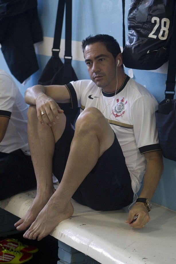 Chicão nos vestiários antes da partida entre Oeste de Itápolis x Corinthians, realizada esta tarde no estádio Eduardo José Farah, o Prudentão, pela 17ª rodada do Campeonato Paulista de 2012
