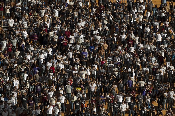 Durante a partida entre Corinthians x Fluminense, realizada esta tarde no estádio do Pacaembu, válida pela 1ª rodada do Campeonato Brasileiro de 2012