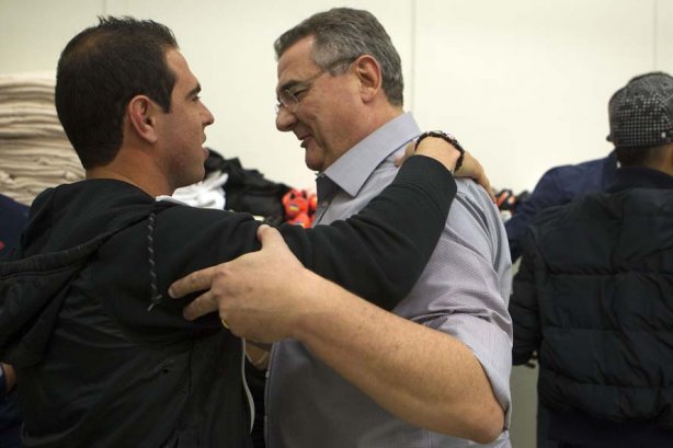 O ex-jogador do Corinthians Bruno Cesar com o presidente Mario Gobbi nos vestiários antes da partida entre Corinthians/Brasil x Vasco da Gama/Brasil, realizada esta noite no estádio do Pacaembu, jogo de volta, válido pelas quartas de final da Copa Libertadores de América 2012
