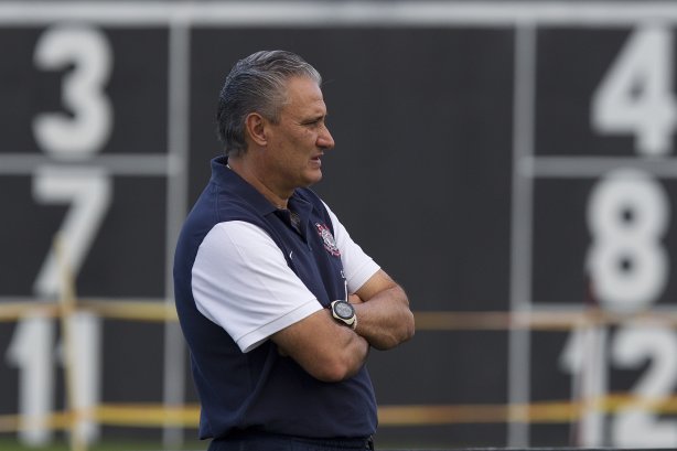 Tite durante o treino realizado esta tarde no CT Joaquim Grava, localizado no Parque Ecológico do Tiete. O próximo jogo da equipe será domingo, dia 27/05, contra o Atlético-MG, no estádio Independência em Belo Horizonte, válido pela segunda rodada do Campeonato Brasileiro 2012