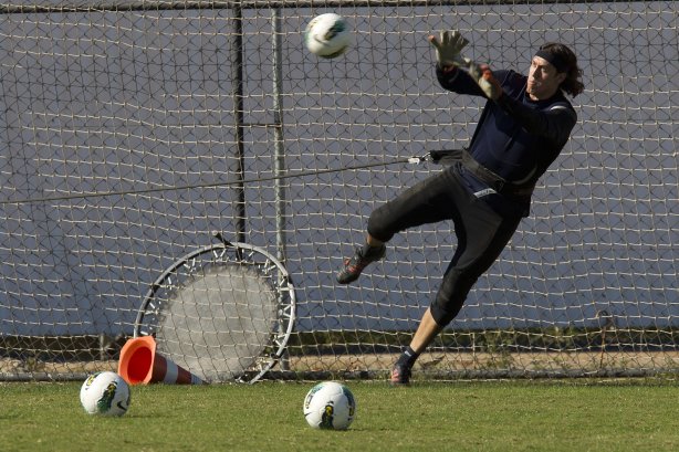 Cassio durante o treino realizado esta manhã no CT Joaquim Grava, localizado no Parque Ecológico do Tiete. O próximo jogo da equipe será quinta-feira, dia 07/06, contra o Figueirense/SC, no estádio do Pacaembu, válido pela terceira rodada do Campeonato Brasileiro 2012