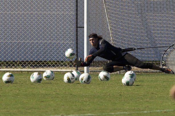 Cassio durante o treino realizado esta manhã no CT Joaquim Grava, localizado no Parque Ecológico do Tiete. O próximo jogo da equipe será quinta-feira, dia 07/06, contra o Figueirense/SC, no estádio do Pacaembu, válido pela terceira rodada do Campeonato Brasileiro 2012