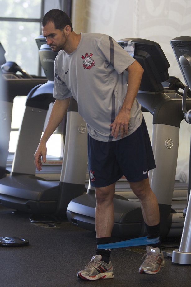 Danilo durante o treino realizado esta manhã na academia de musculacao no CT Joaquim Grava, localizado no Parque Ecológico do Tiete. O próximo jogo da equipe será quinta-feira, dia 07/06, contra o Figueirense/SC, no estádio do Pacaembu, válido pela terceira rodada do Campeonato Brasileiro 2012