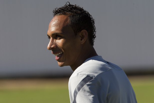 Liedson durante o treino realizado esta manhã no CT Joaquim Grava, localizado no Parque Ecológico do Tiete. O próximo jogo da equipe será quinta-feira, dia 07/06, contra o Figueirense/SC, no estádio do Pacaembu, válido pela terceira rodada do Campeonato Brasileiro 2012