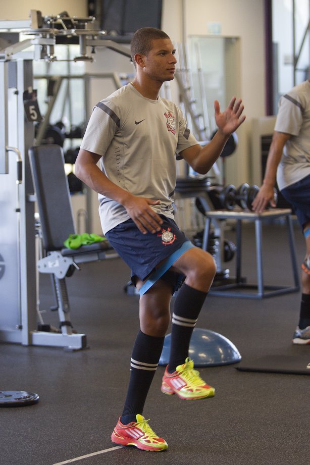 Willian Arão durante o treino realizado esta manhã na academia de musculacao no CT Joaquim Grava, localizado no Parque Ecológico do Tiete. O próximo jogo da equipe será quinta-feira, dia 07/06, contra o Figueirense/SC, no estádio do Pacaembu, válido pela terceira rodada do Campeonato Brasileiro 2012