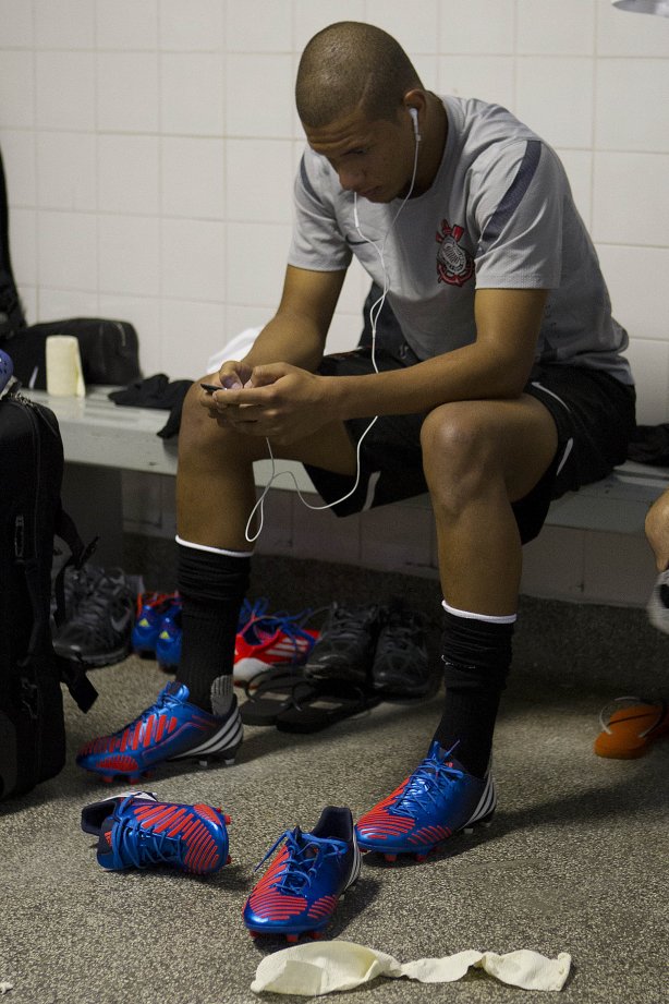 Willian Arão nos vestiários antes da partida entre Ponte Preta/Campinas x Corinthians, realizada esta noite no estádio Moisés Lucarelli, válida pela 5ª rodada do Campeonato Brasileiro de 2012