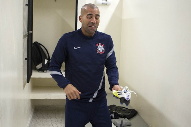 Nos vestiários antes da partida entre Corinthians x Nautico/PE, realizada esta noite no estádio do Pacaembu, jogo válido pela 9ª rodada do Campeonato Brasileiro de 2012