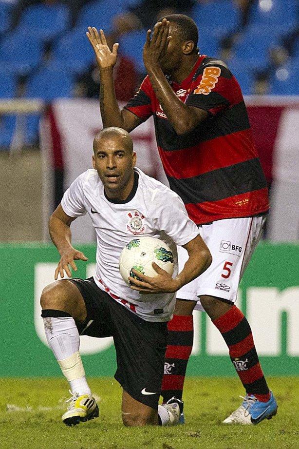 Durante a partida entre Flamengo x Corinthians, realizada esta noite no estádio do Engenhão, jogo válido pela 10ª rodada do Campeonato Brasileiro de 2012