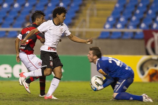 Durante a partida entre Flamengo x Corinthians, realizada esta noite no estádio do Engenhão, jogo válido pela 10ª rodada do Campeonato Brasileiro de 2012