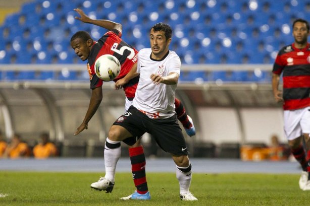 Nos vestiários antes da partida entre Flamengo x Corinthians, realizada esta noite no estádio do Engenhão, jogo válido pela 10ª rodada do Campeonato Brasileiro de 2012