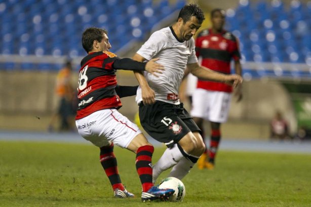 Nos vestiários antes da partida entre Flamengo x Corinthians, realizada esta noite no estádio do Engenhão, jogo válido pela 10ª rodada do Campeonato Brasileiro de 2012
