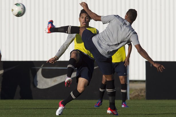 Durante o treino realizado esta tarde no CT Joaquim Grava, localizado no Parque Ecológico do Tiete. O próximo jogo da equipe será amanhã sábado, 21/07, contra a Portuguesa, no Pacaembu, válido pela 10ª rodada do Campeonato Brasileiro de 2012