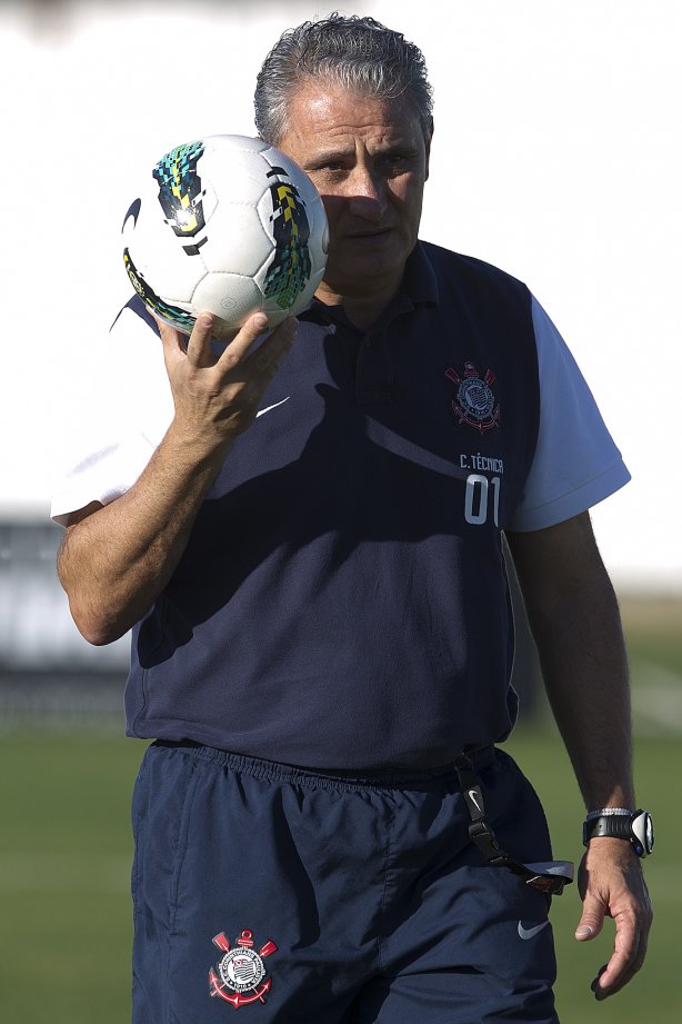 Durante o treino realizado esta tarde no CT Joaquim Grava, localizado no Parque Ecológico do Tiete. O próximo jogo da equipe será amanhã sábado, 21/07, contra a Portuguesa, no Pacaembu, válido pela 10ª rodada do Campeonato Brasileiro de 2012