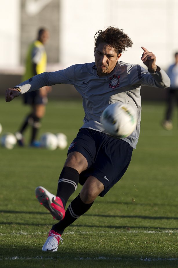 Durante o treino realizado esta tarde no CT Joaquim Grava, localizado no Parque Ecológico do Tiete. O próximo jogo da equipe será amanhã sábado, 21/07, contra a Portuguesa, no Pacaembu, válido pela 10ª rodada do Campeonato Brasileiro de 2012