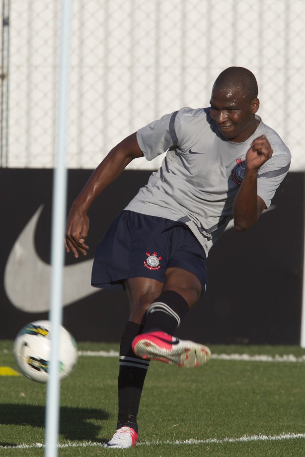 Durante o treino realizado esta tarde no CT Joaquim Grava, localizado no Parque Ecológico do Tiete. O próximo jogo da equipe será amanhã sábado, 21/07, contra a Portuguesa, no Pacaembu, válido pela 10ª rodada do Campeonato Brasileiro de 2012