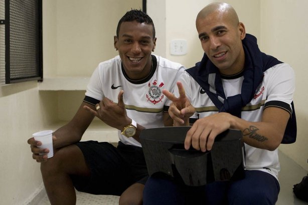 Nos vestiários antes da partida entre Corinthians x Portuguesa, realizada esta noite no estádio do Pacaembu, jogo válido pela11ª rodada do Campeonato Brasileiro de 2012
