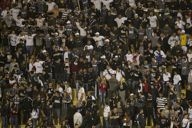 Durante a partida entre Corinthians x Cruzeiro, realizada esta noite no estádio do Pacaembu, jogo válido pela 12ª rodada do Campeonato Brasileiro de 2012