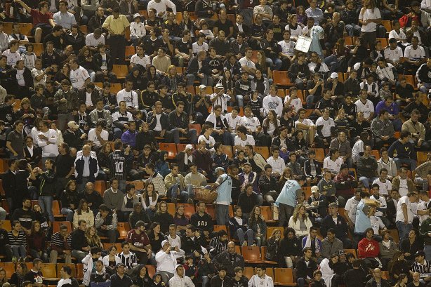 Durante a partida entre Corinthians x Cruzeiro, realizada esta noite no estádio do Pacaembu, jogo válido pela 12ª rodada do Campeonato Brasileiro de 2012