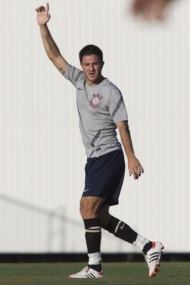 Durante o treino realizado esta tarde no CT Joaquim Grava, localizado no Parque Ecológico do Tiete. O próximo jogo da equipe será domingo, 25/08, contra o São Paulo, no Pacaembu, válido pela 19ª rodada do Campeonato Brasileiro de 2012