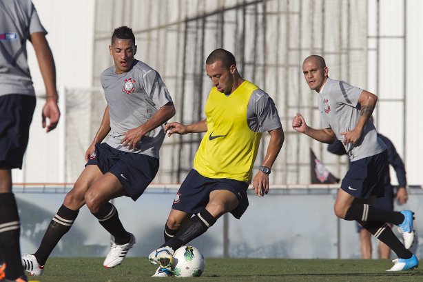 Durante o treino realizado esta tarde no CT Joaquim Grava, localizado no Parque Ecológico do Tiete. O próximo jogo da equipe será domingo, 25/08, contra o São Paulo, no Pacaembu, válido pela 19ª rodada do Campeonato Brasileiro de 2012