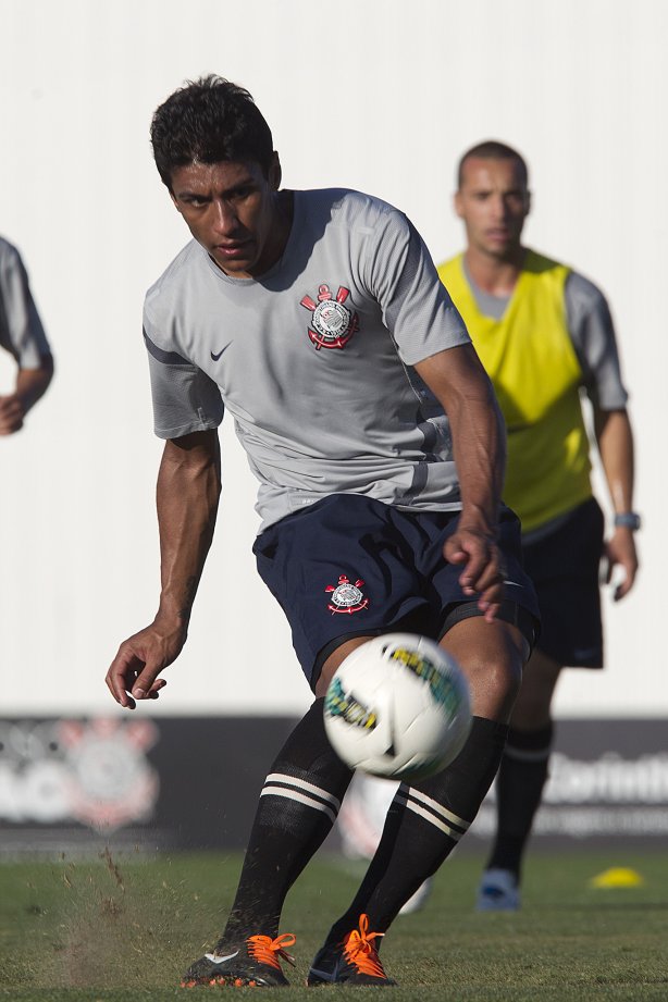 Durante o treino realizado esta tarde no CT Joaquim Grava, localizado no Parque Ecológico do Tiete. O próximo jogo da equipe será domingo, 25/08, contra o São Paulo, no Pacaembu, válido pela 19ª rodada do Campeonato Brasileiro de 2012