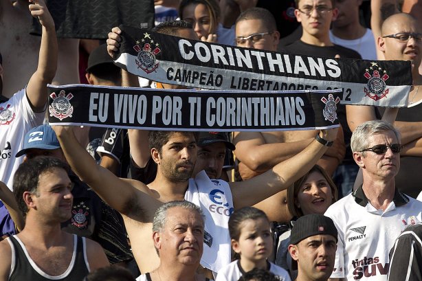 Durante a partida entre Corinthians x São Paulo, realizada esta tarde no estádio do Pacaembu, jogo válido pela 19ª rodada do Campeonato Brasileiro de 2012