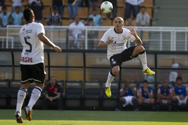 Durante a partida entre Corinthians x São Paulo, realizada esta tarde no estádio do Pacaembu, jogo válido pela 19ª rodada do Campeonato Brasileiro de 2012