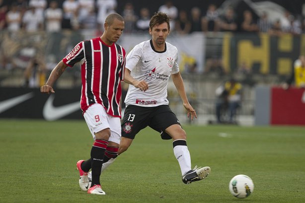 Durante a partida entre Corinthians x São Paulo, realizada esta tarde no estádio do Pacaembu, jogo válido pela 19ª rodada do Campeonato Brasileiro de 2012