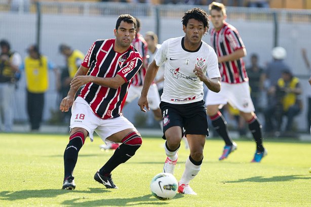 Durante a partida entre Corinthians x São Paulo, realizada esta tarde no estádio do Pacaembu, jogo válido pela 19ª rodada do Campeonato Brasileiro de 2012