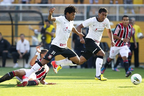 Durante a partida entre Corinthians x São Paulo, realizada esta tarde no estádio do Pacaembu, jogo válido pela 19ª rodada do Campeonato Brasileiro de 2012