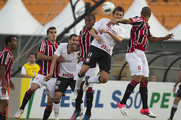 Durante a partida entre Corinthians x São Paulo, realizada esta tarde no estádio do Pacaembu, jogo válido pela 19ª rodada do Campeonato Brasileiro de 2012