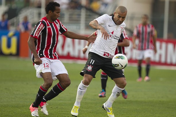Durante a partida entre Corinthians x São Paulo, realizada esta tarde no estádio do Pacaembu, jogo válido pela 19ª rodada do Campeonato Brasileiro de 2012
