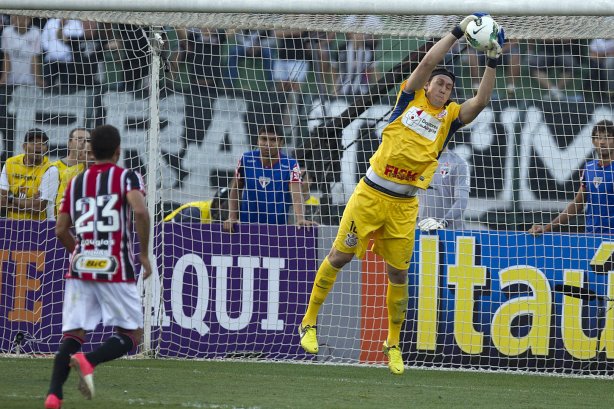 Durante a partida entre Corinthians x São Paulo, realizada esta tarde no estádio do Pacaembu, jogo válido pela 19ª rodada do Campeonato Brasileiro de 2012