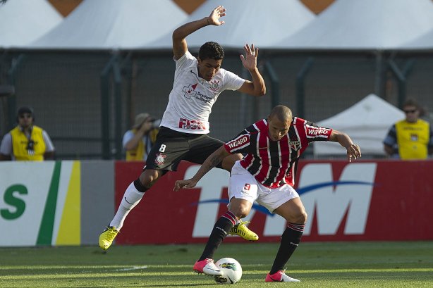 Durante a partida entre Corinthians x São Paulo, realizada esta tarde no estádio do Pacaembu, jogo válido pela 19ª rodada do Campeonato Brasileiro de 2012