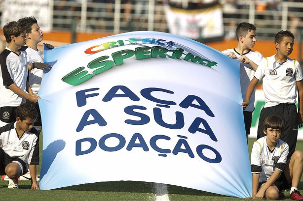 Durante a partida entre Corinthians x São Paulo, realizada esta tarde no estádio do Pacaembu, jogo válido pela 19ª rodada do Campeonato Brasileiro de 2012