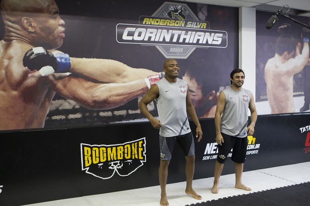O lutador de MMA, Anderson Silva durante treinamento esta manhã na academia do Parque São Jorge